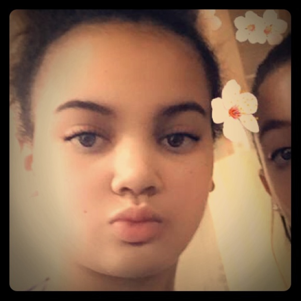 Meet your Posher, Ava